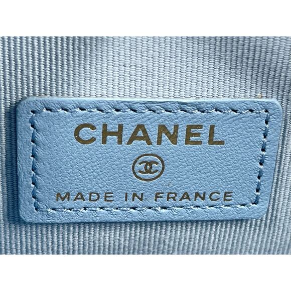 Chanel 22S Baby Blue Quilted Lambskin Small Heart Bag Clutch with on Chain - Picture 11 of 12